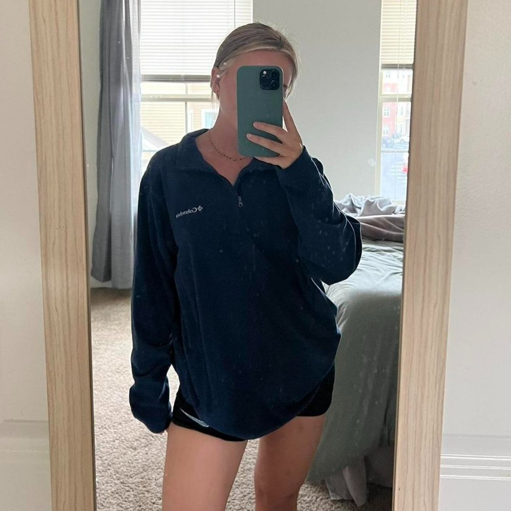 Columbia Sportswear Women's Navy Sweatshirt